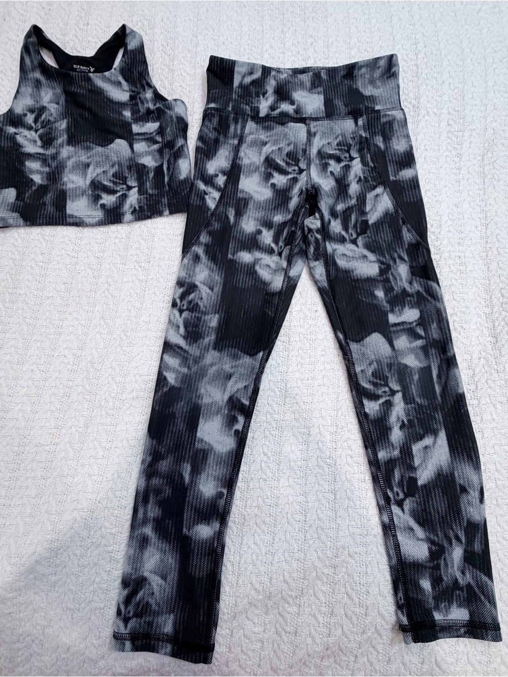 Old Navy Active PowerSoft Matching Athletic Set – Girls Size Medium (8)